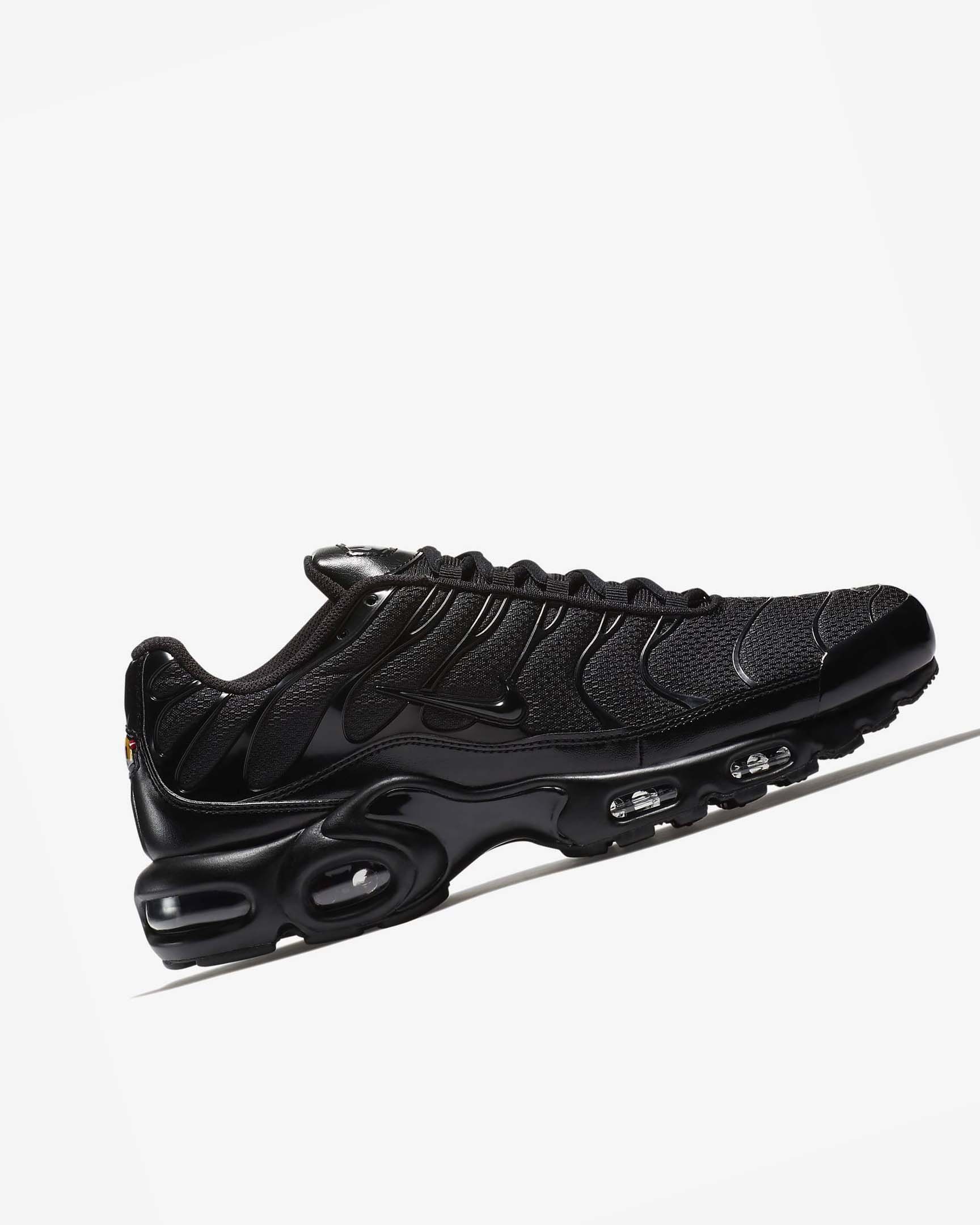 Black / Black / Black Nike Air Max Plus Men's Sneakers | CA_2529