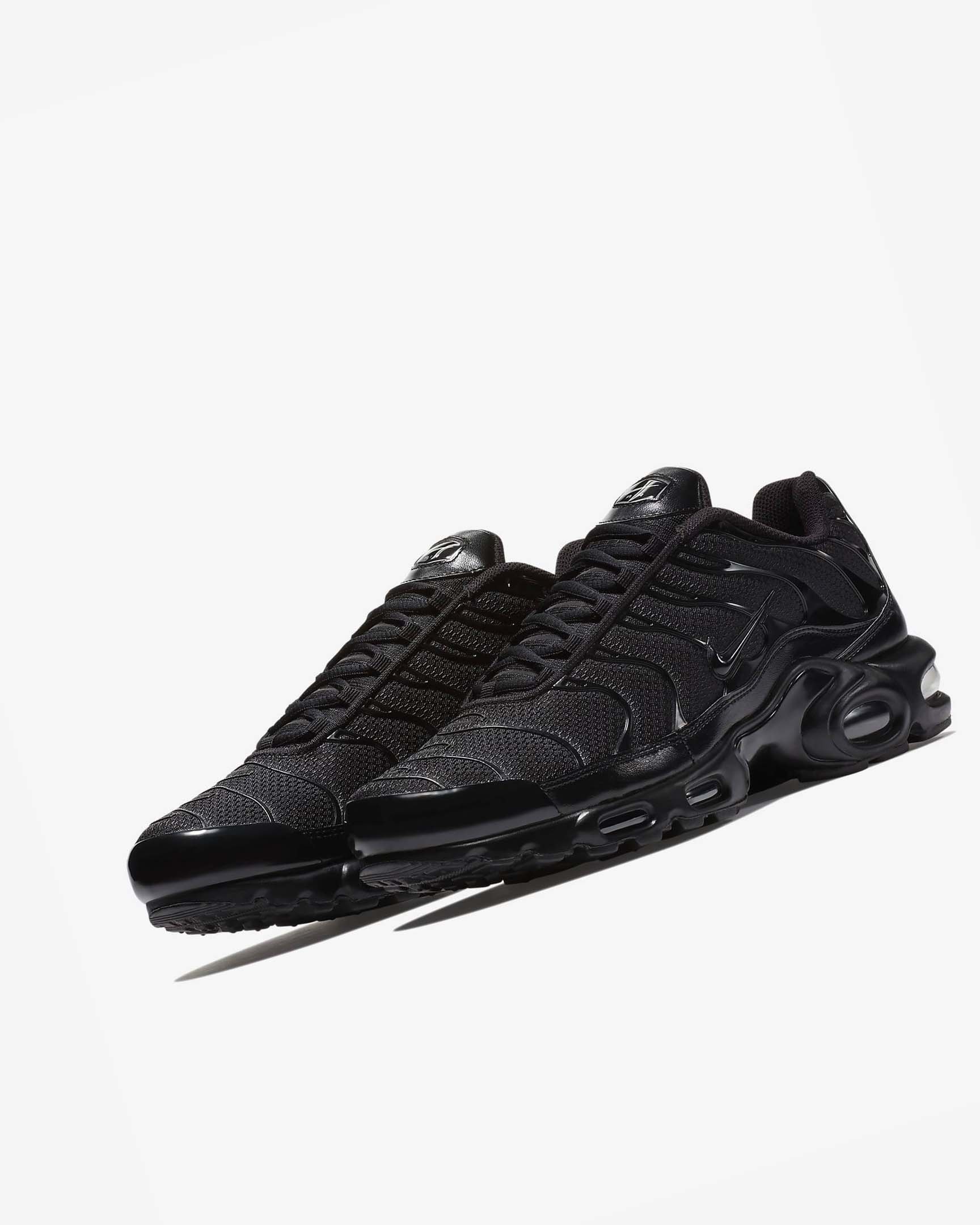 Black / Black / Black Nike Air Max Plus Men's Sneakers | CA_2529