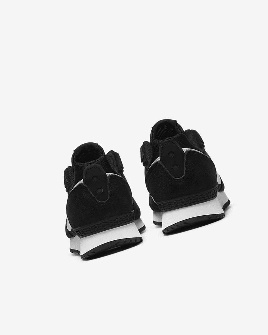 Black / Black / White Nike Venture Runner Women's Sneakers | CA_1104