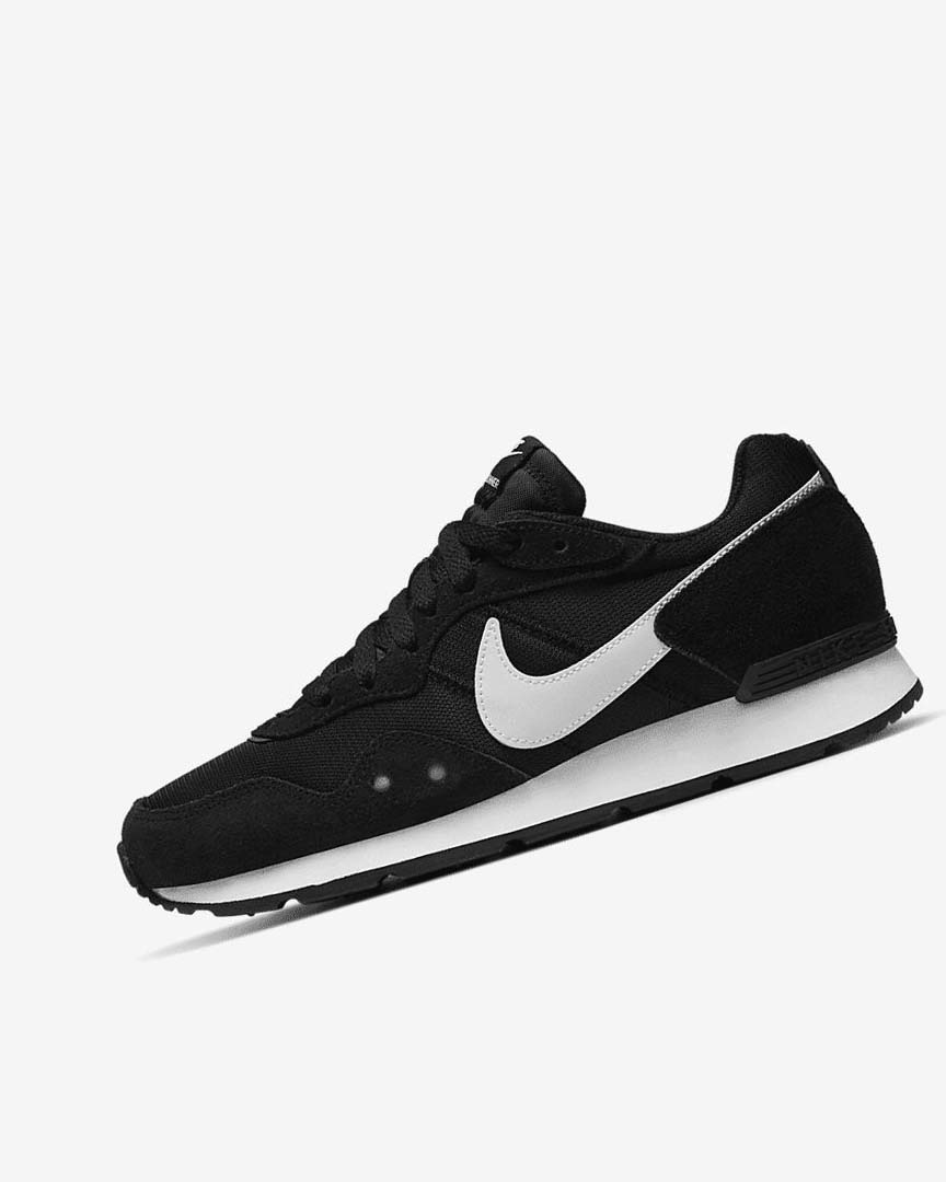 Black / Black / White Nike Venture Runner Women\'s Sneakers | CA_1104