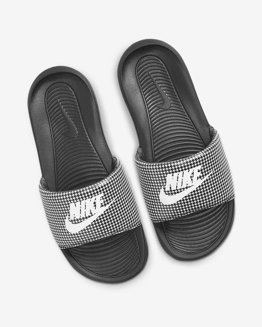 Black / Black / White Nike Victori One Women's Slides | CA_2833
