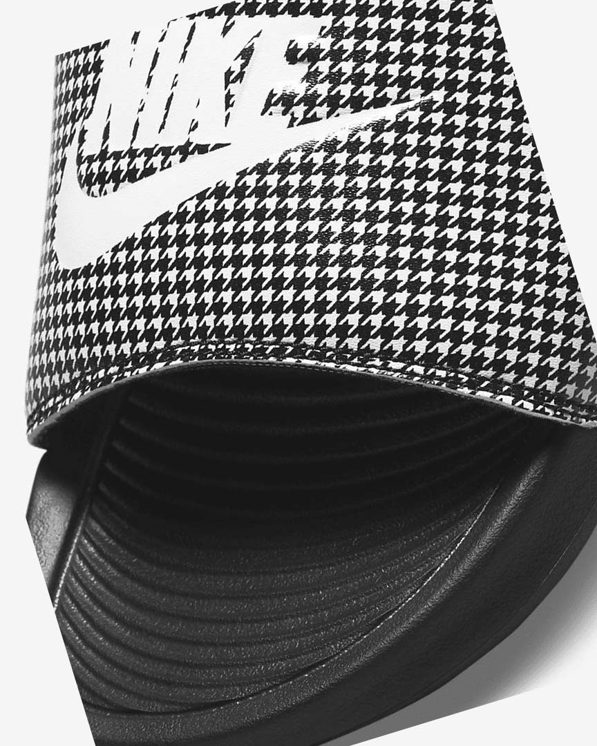 Black / Black / White Nike Victori One Women's Slides | CA_2833