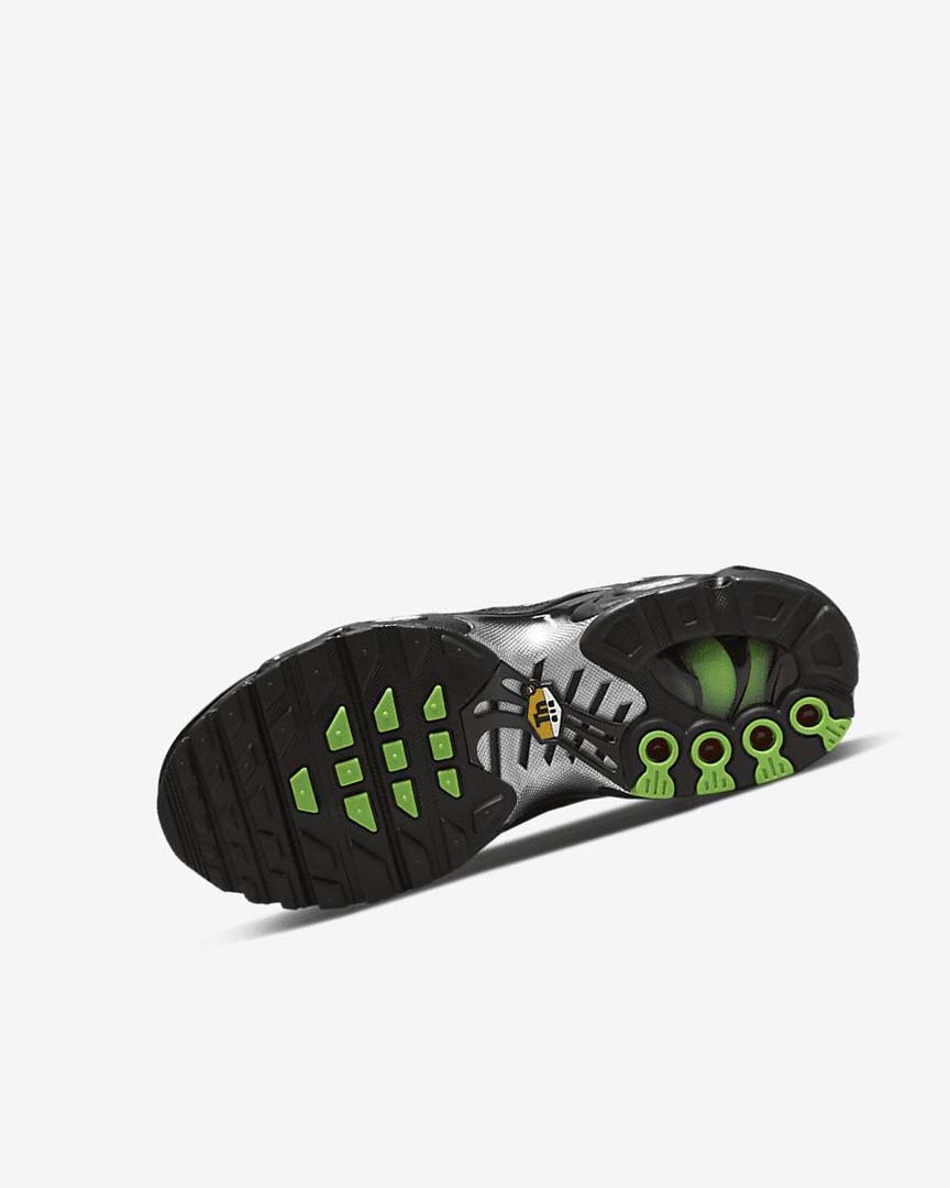 Black / Green / Metal Silver / Black Nike Air Max Plus Boys' Sneakers | CA_5395