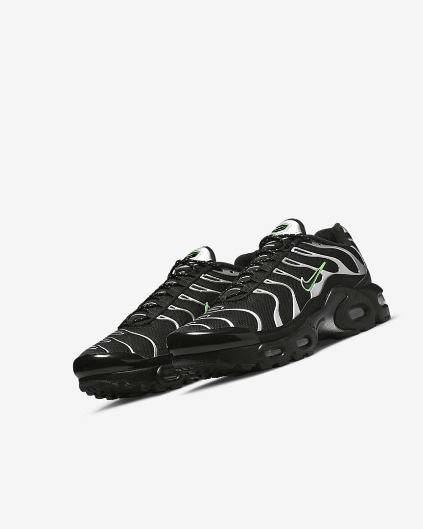 Black / Green / Metal Silver / Black Nike Air Max Plus Boys' Sneakers | CA_5395