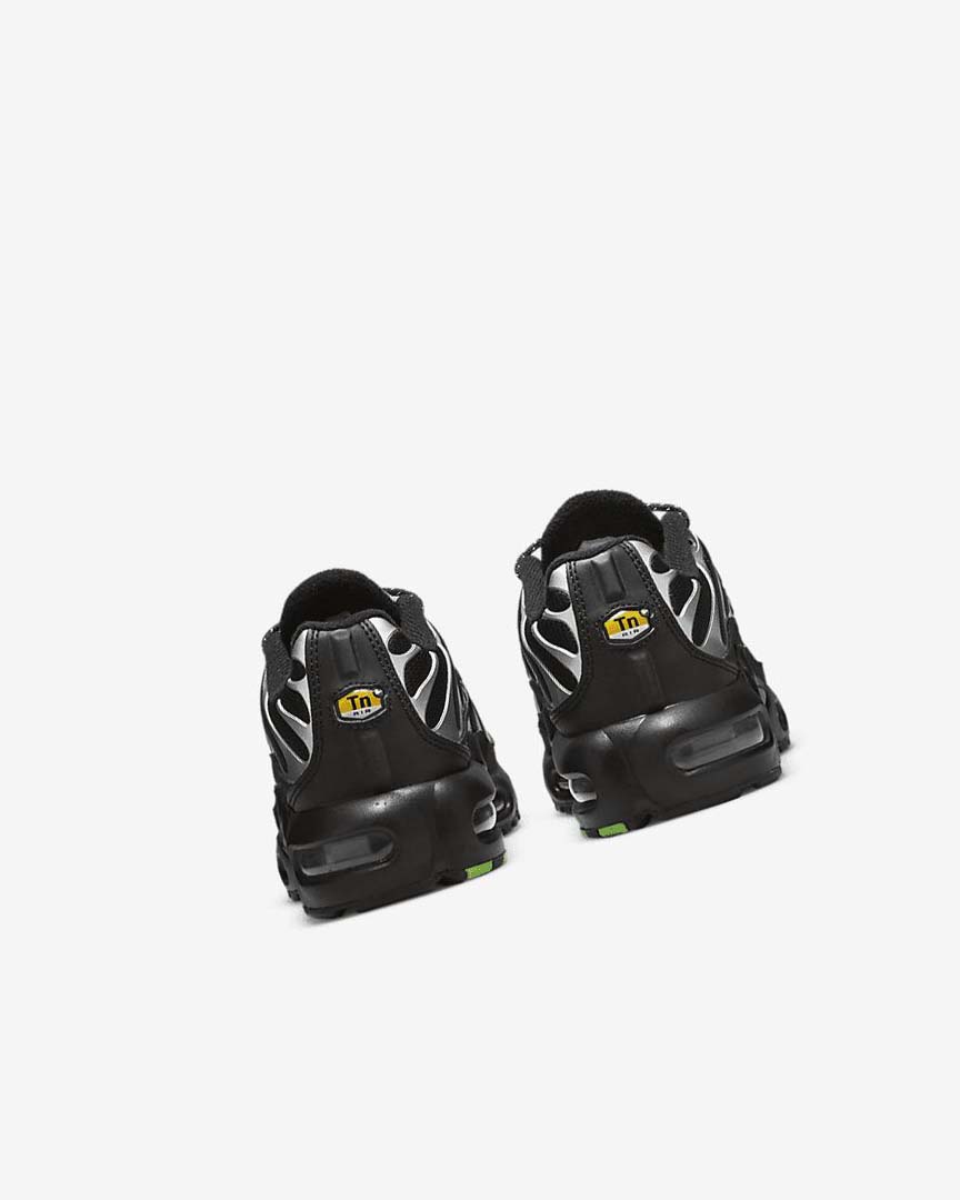 Black / Green / Metal Silver / Black Nike Air Max Plus Boys' Sneakers | CA_5395