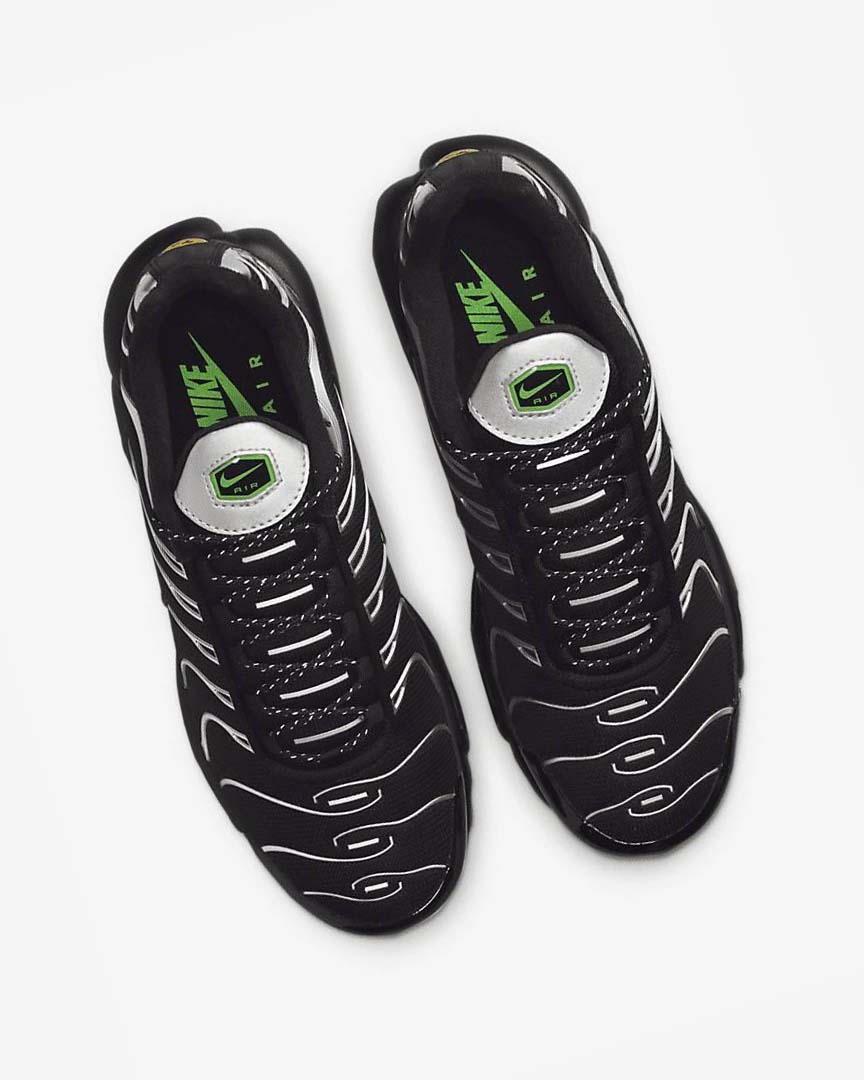 Black / Green / Metal Silver / Black Nike Air Max Plus Men's Sneakers | CA_5397