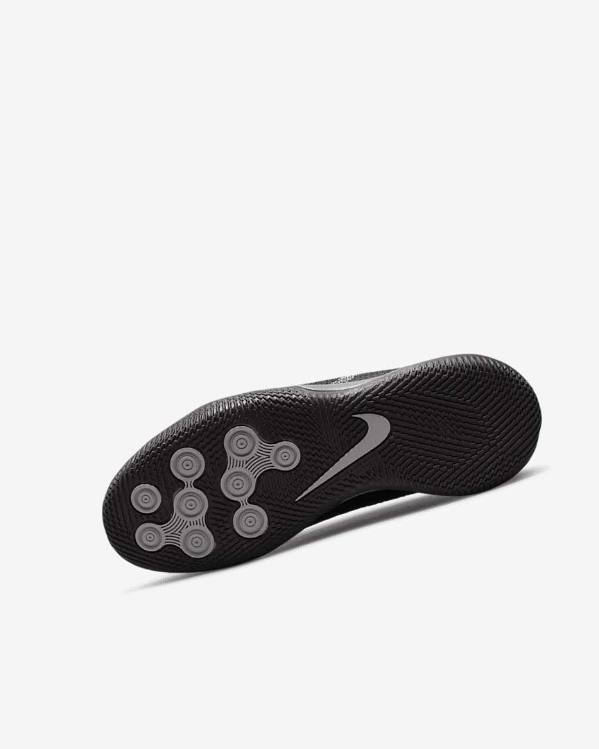 Black / Metal Gold / Dark Grey / Metal Dark Grey Nike Jr. Phantom GT2 Academy IC Girls' Soccer Shoes | CA_2664