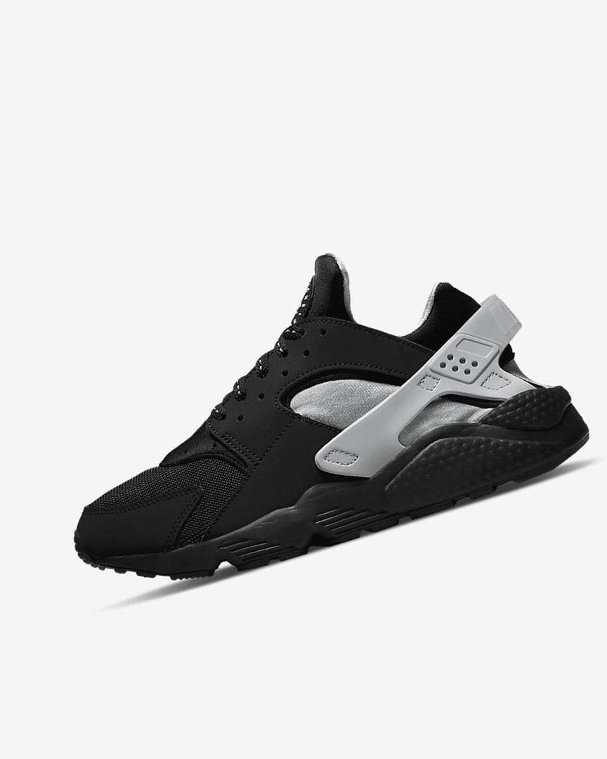 Black / Metal Silver / Silver / Green Nike Air Huarache Men\'s Sneakers | CA_2497