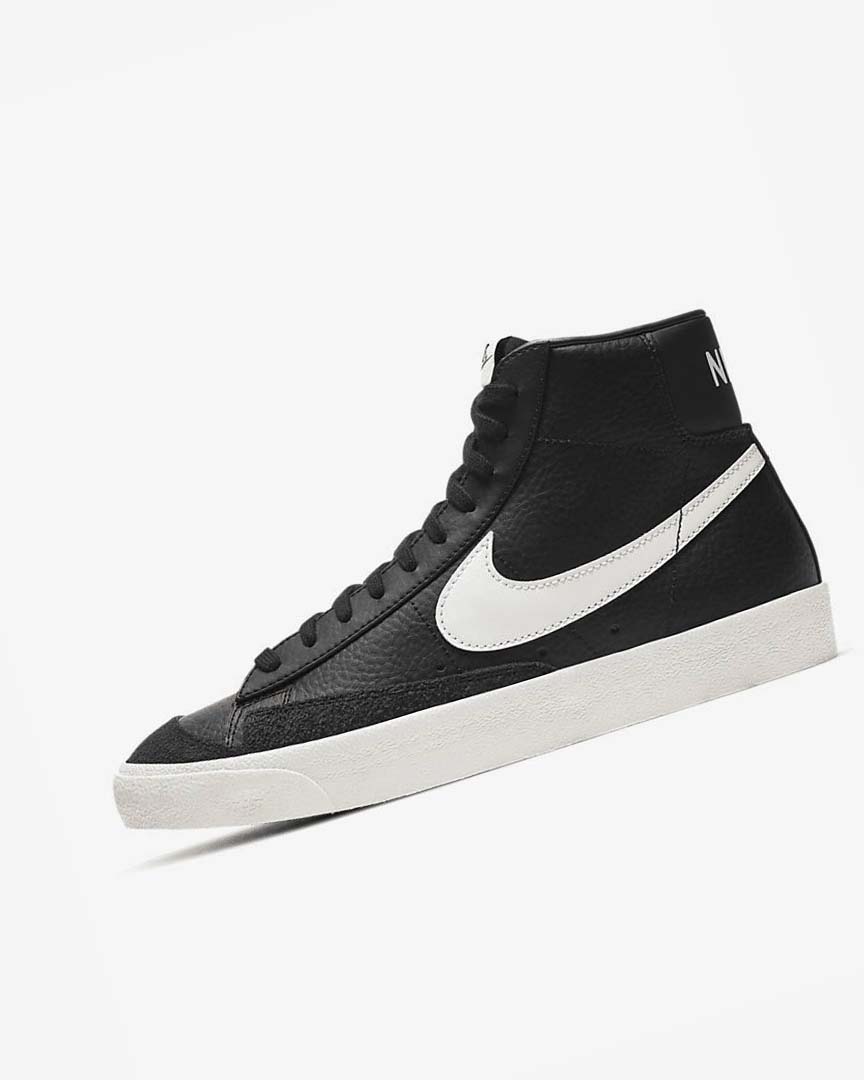 Black Nike Blazer Mid \'77 Vintage Men\'s Sneakers | CA_3050