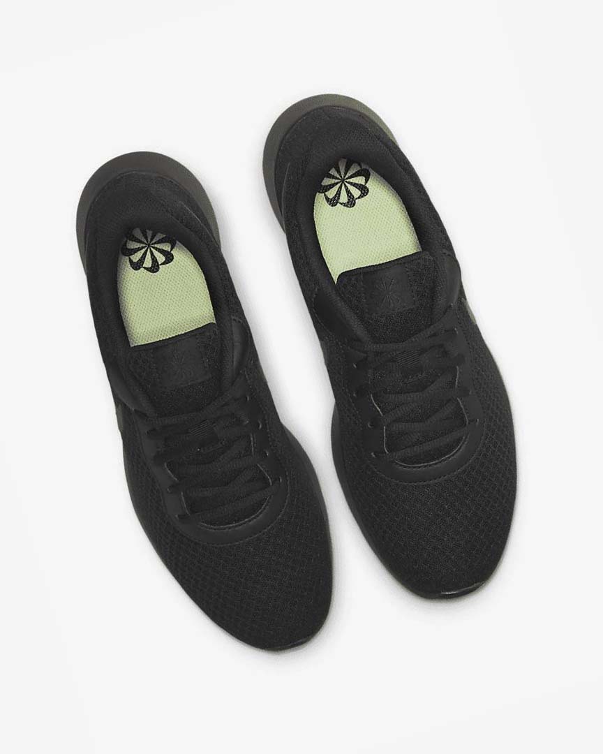 Black Nike Tanjun Men's Sneakers | CA_2595