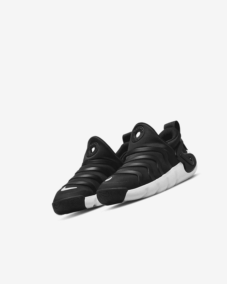 Black / Red / White Nike Dynamo Go Boys' Shoes | CA_5239