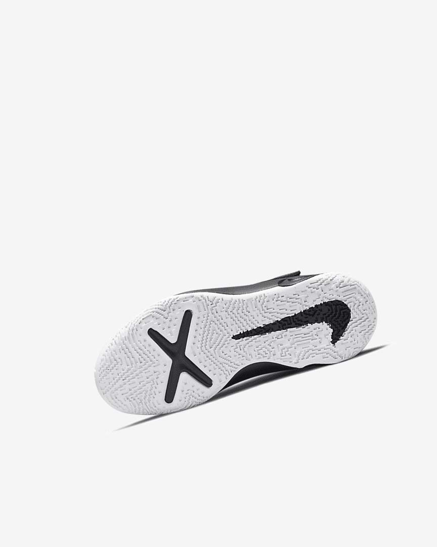 Black / White / Metal Silver Nike Team Hustle D 10 Girls' Basketball Shoes | CA_4934