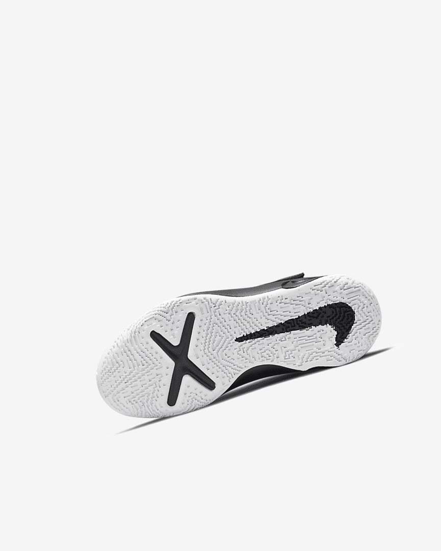 Black / White / Metal Silver Nike Team Hustle D 10 Boys' Basketball Shoes | CA_5303