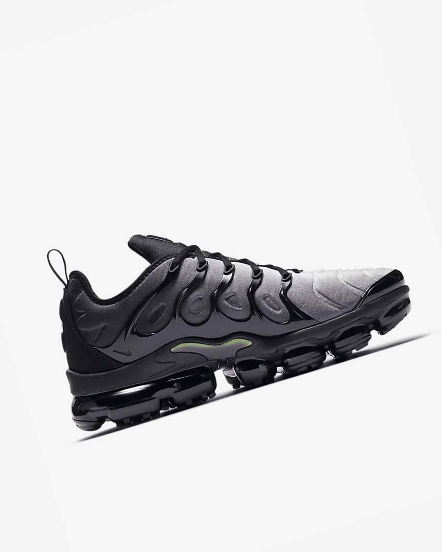 Black / White Nike Air VaporMax Plus Men's Sneakers | CA_3036