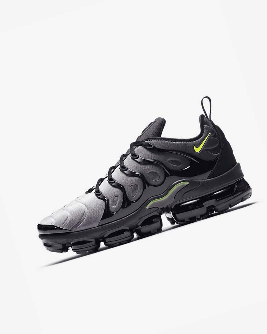 Black / White Nike Air VaporMax Plus Men\'s Sneakers | CA_3036