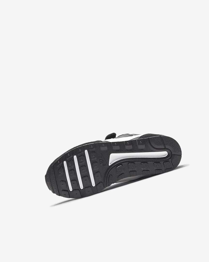Black / White Nike MD Valiant Boys' Shoes | CA_2277