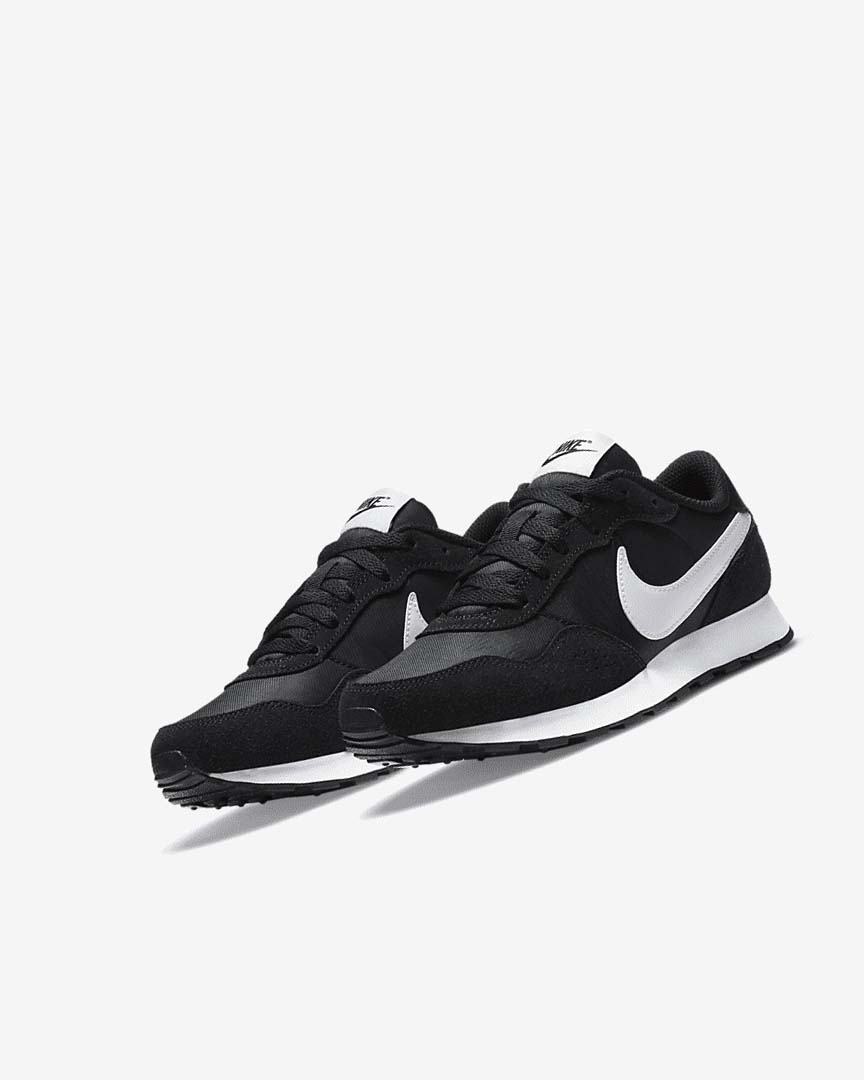 Black / White Nike MD Valiant Girls' Shoes | CA_5014