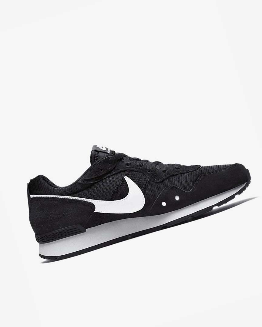 Black / White Nike Venture Runner Men's Sneakers | CA_5534