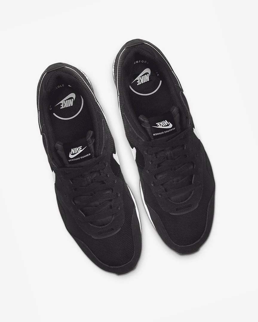 Black / White Nike Venture Runner Men's Sneakers | CA_5534
