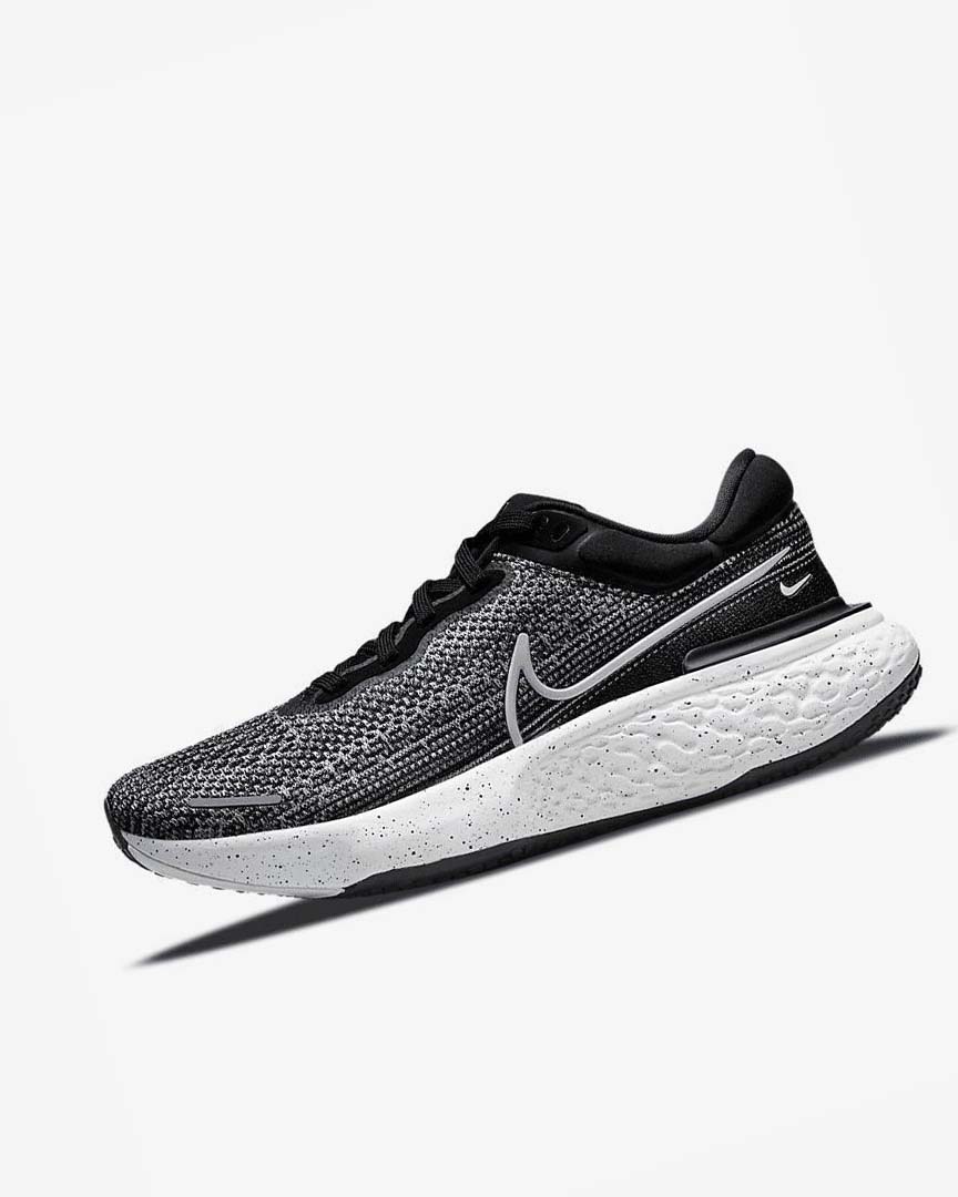 Black / White Nike ZoomX Invincible Run Flyknit Men\'s Running Shoes | CA_2290
