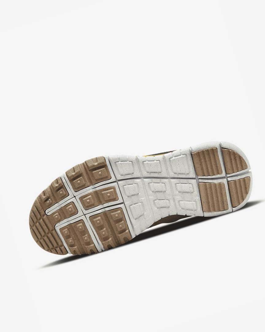 Gold / Navy Nike Free Terra Vista Men's Sneakers | CA_3007