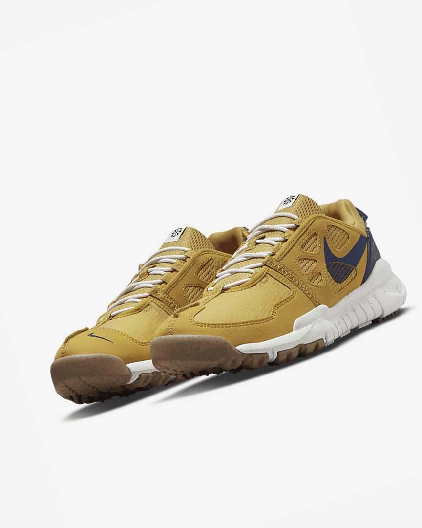 Gold / Navy Nike Free Terra Vista Men's Sneakers | CA_3007