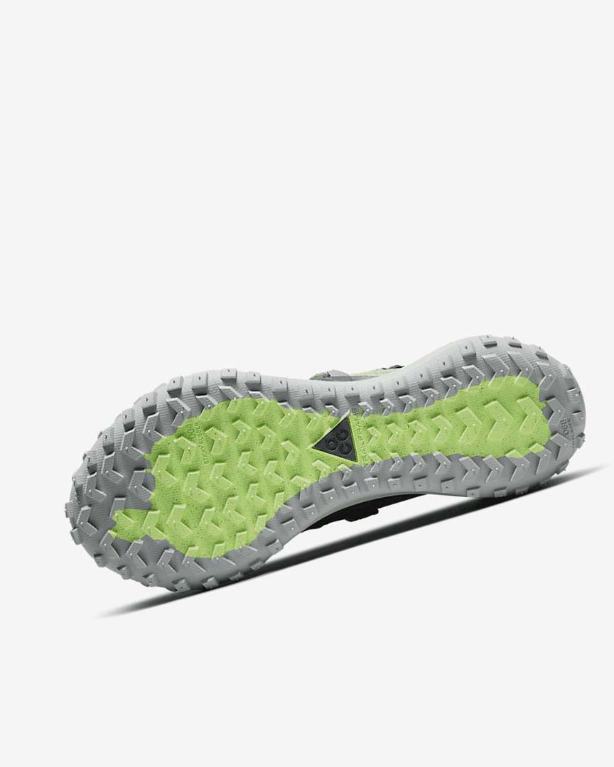 Green / Grey Nike ACG Mountain Fly Low Men's Sneakers | CA_4862