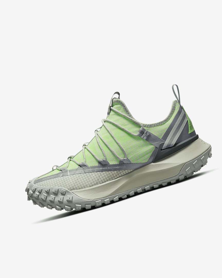 Green / Grey Nike ACG Mountain Fly Low Men\'s Sneakers | CA_4862