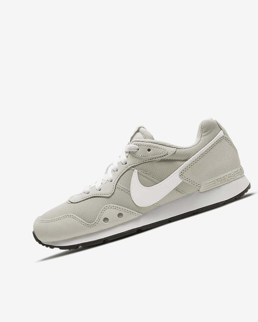 Light Beige / Light Beige / White Nike Venture Runner Women\'s Sneakers | CA_4953