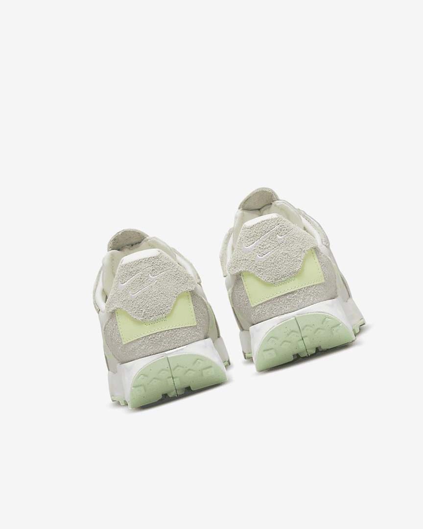 Light Brown / White Nike Fontanka Waffle Women's Sneakers | CA_2874