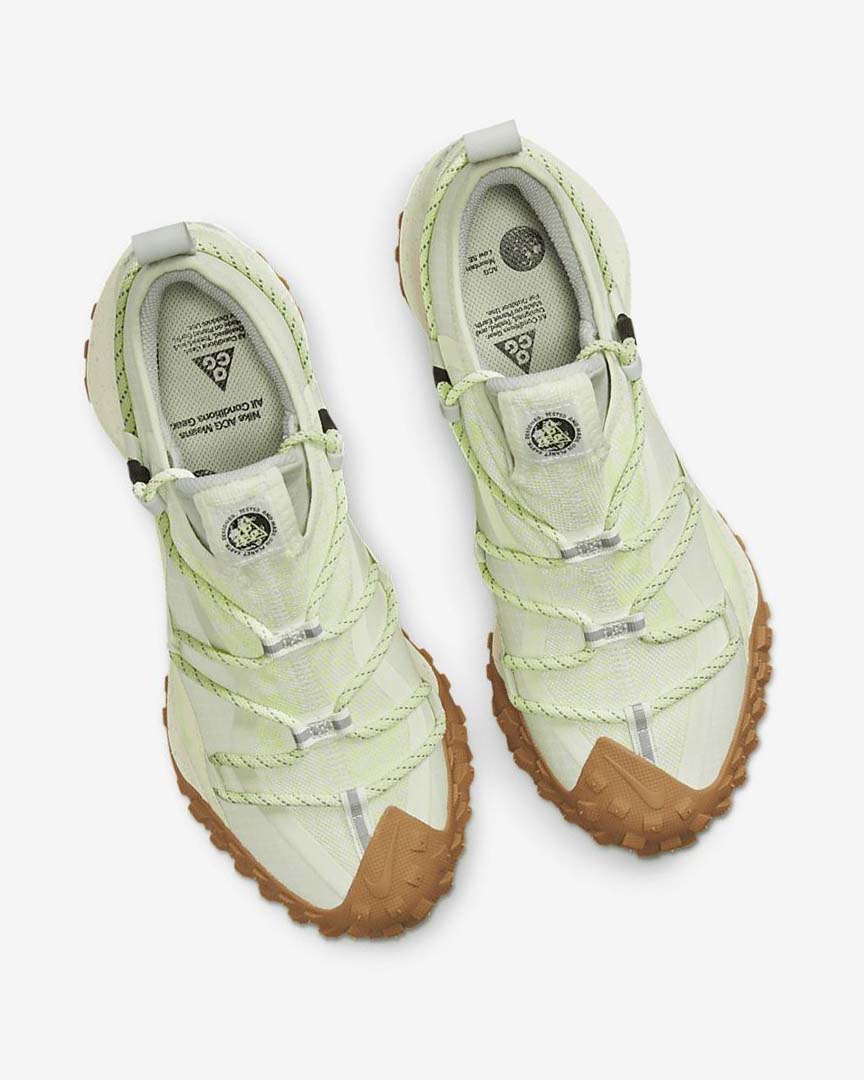 Light Green / Light Brown Nike ACG Mountain Fly Low GORE-TEX SE Men's Sneakers | CA_4521