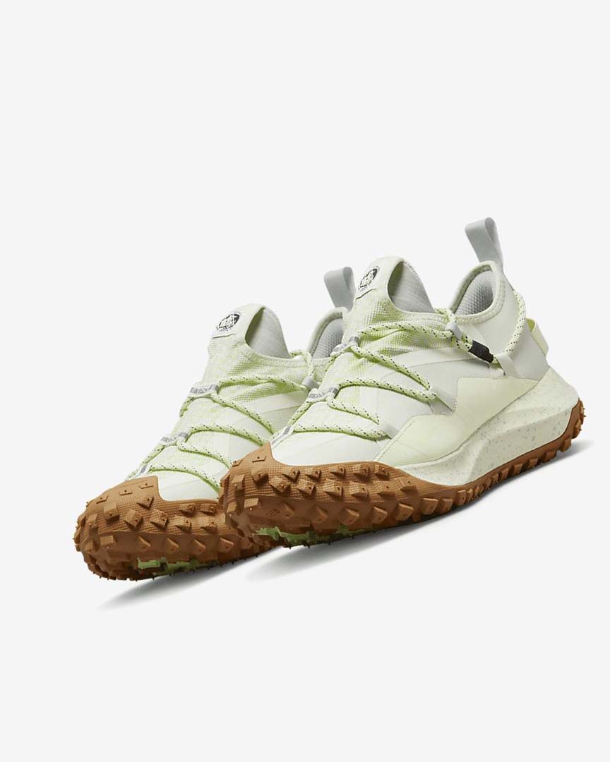 Light Green / Light Brown Nike ACG Mountain Fly Low GORE-TEX SE Men's Sneakers | CA_4521