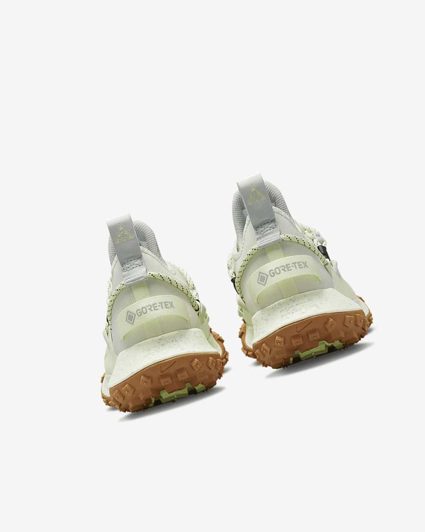 Light Green / Light Brown Nike ACG Mountain Fly Low GORE-TEX SE Men's Sneakers | CA_4521