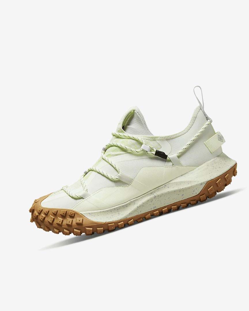 Light Green / Light Brown Nike ACG Mountain Fly Low GORE-TEX SE Men\'s Sneakers | CA_4521