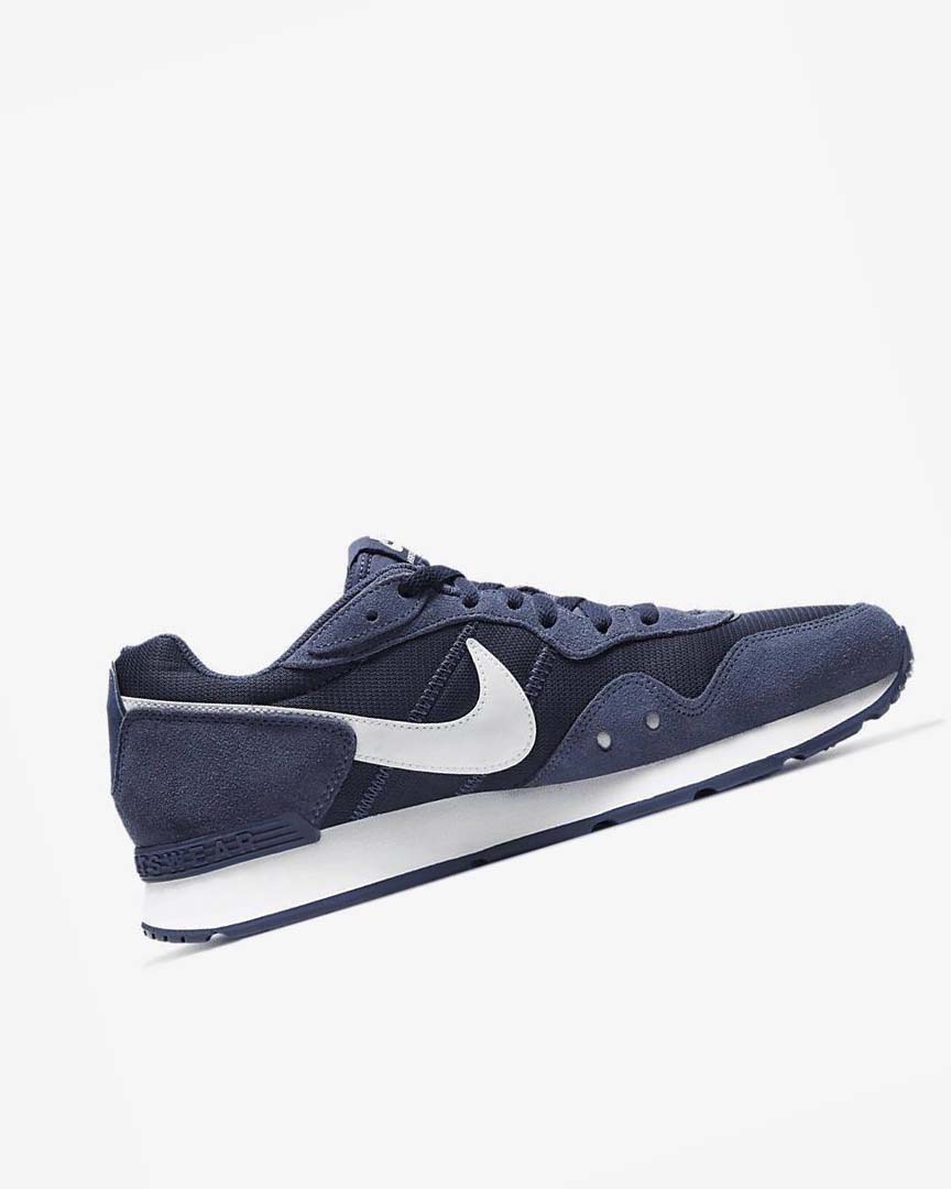 Navy / White Nike Venture Runner Men's Sneakers | CA_2504