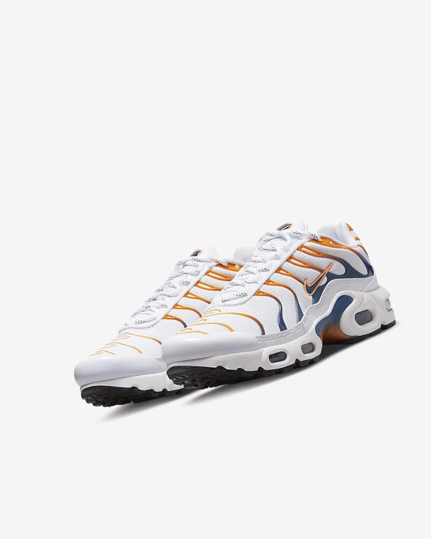 White / Black Nike Air Max Plus Boys' Sneakers | CA_2222