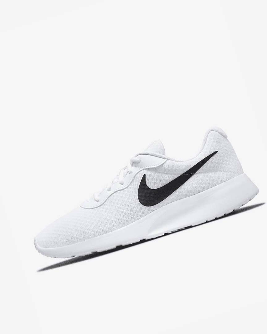 White / Black Nike Tanjun Men\'s Sneakers | CA_4545