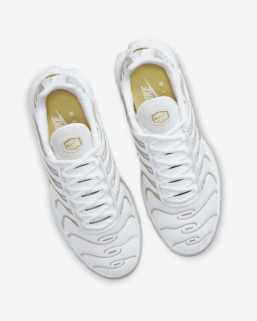 White / Light Beige Nike Air Max Plus Women's Sneakers | CA_5175