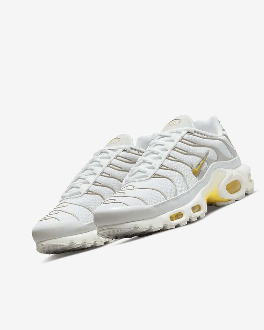 White / Light Beige Nike Air Max Plus Women's Sneakers | CA_5175
