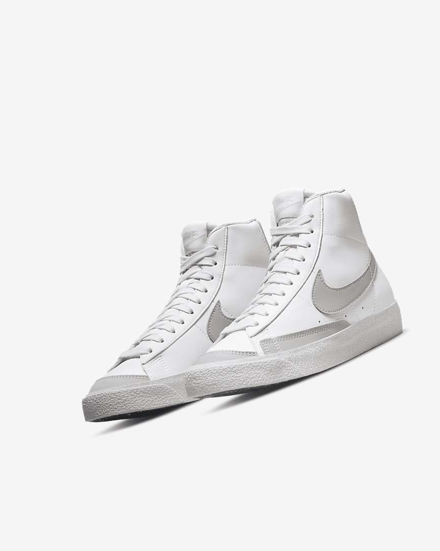 White / Light Beige Nike Blazer Mid '77 SE Girls' Sneakers | CA_2483