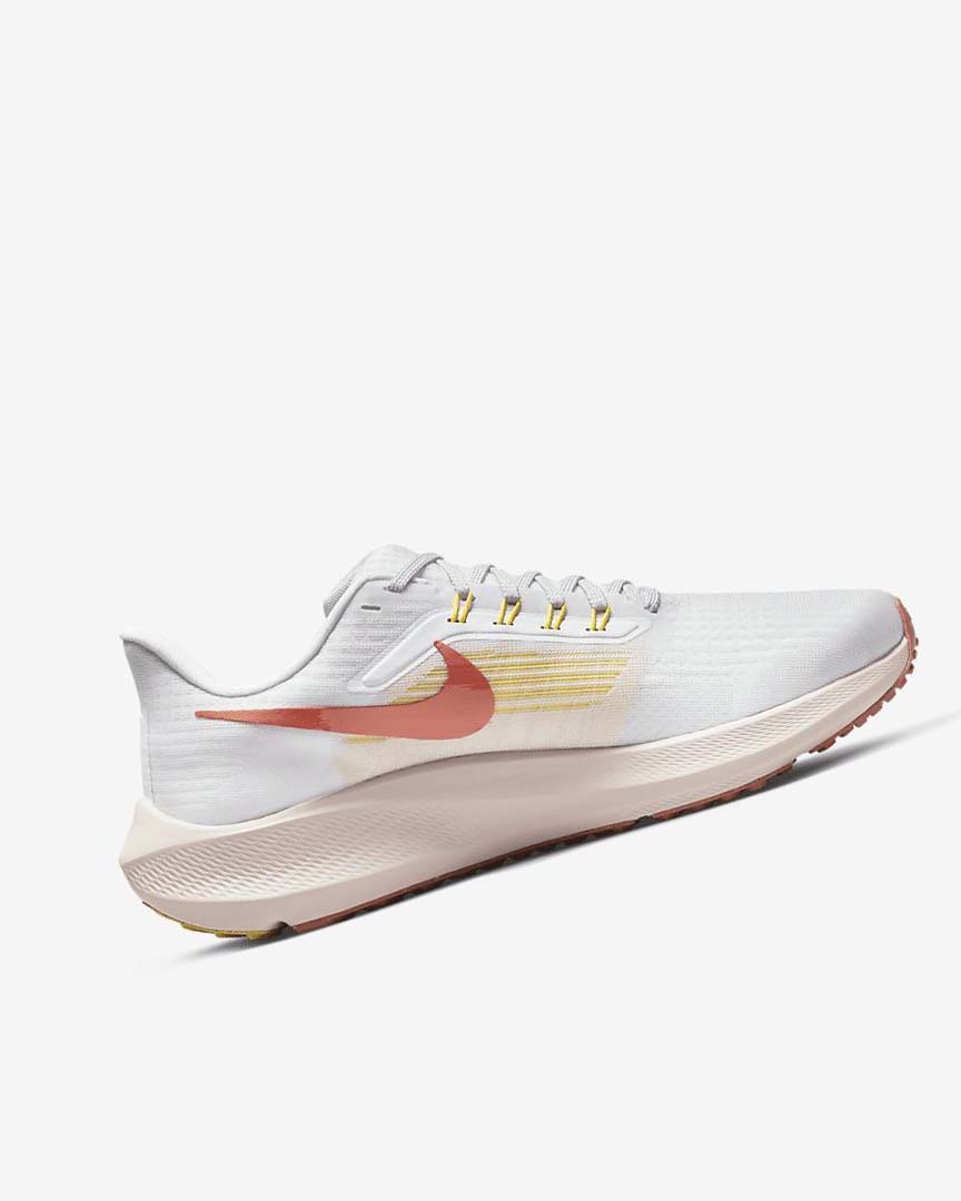 White / Light Nike Air Zoom Pegasus 39 Women's Running Shoes | CA_4991