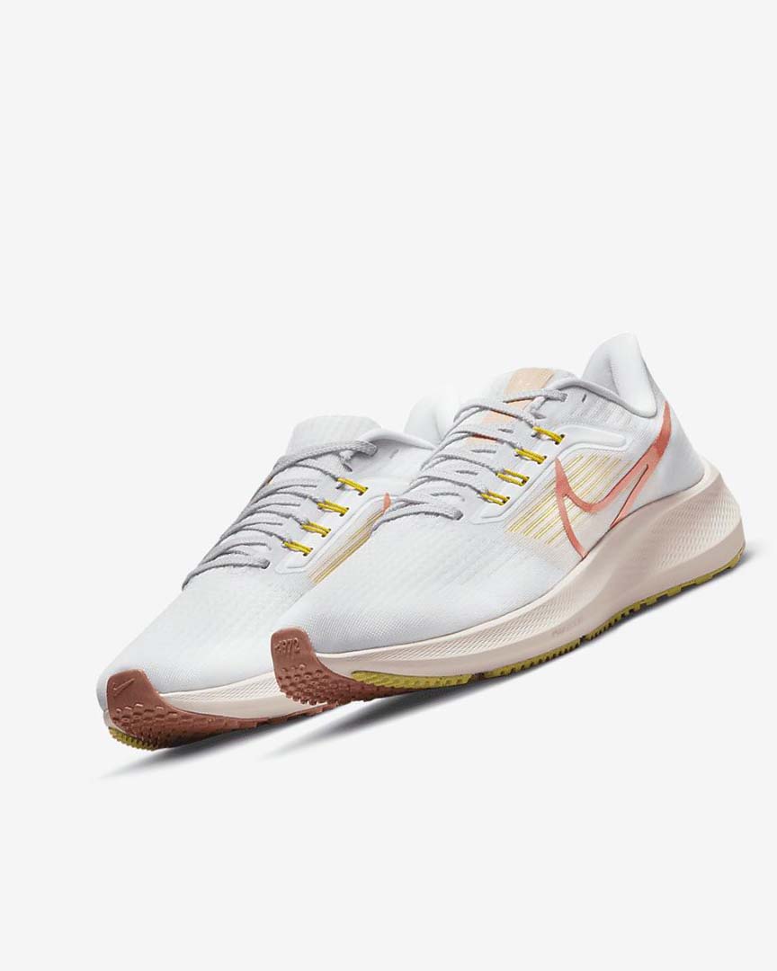 White / Light Nike Air Zoom Pegasus 39 Women's Running Shoes | CA_4991