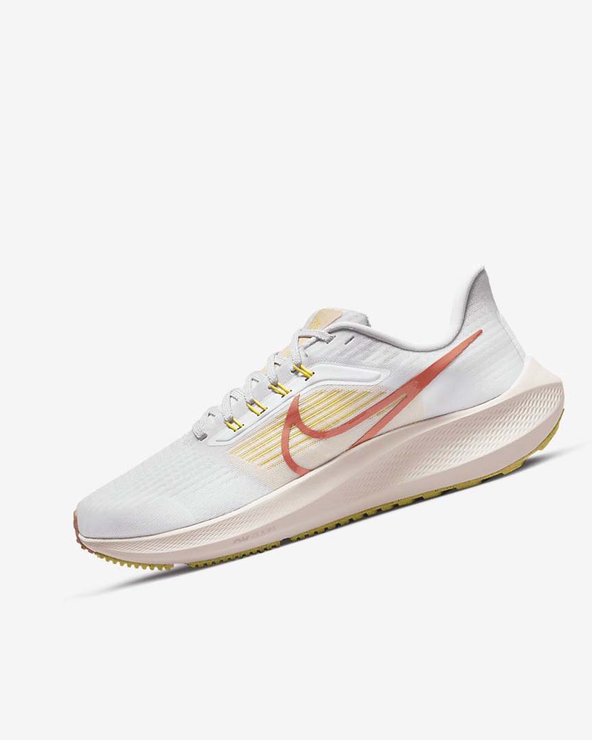 White / Light Nike Air Zoom Pegasus 39 Women\'s Running Shoes | CA_4991