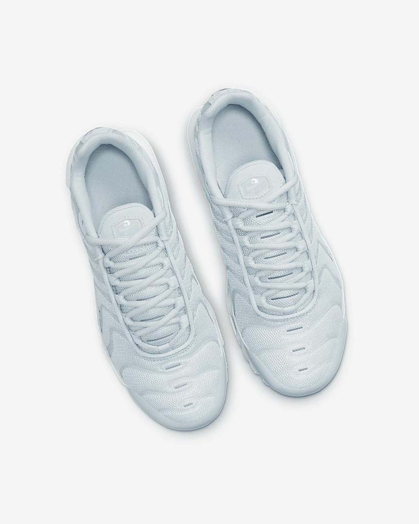 White Nike Air Max Plus Boys' Sneakers | CA_2913
