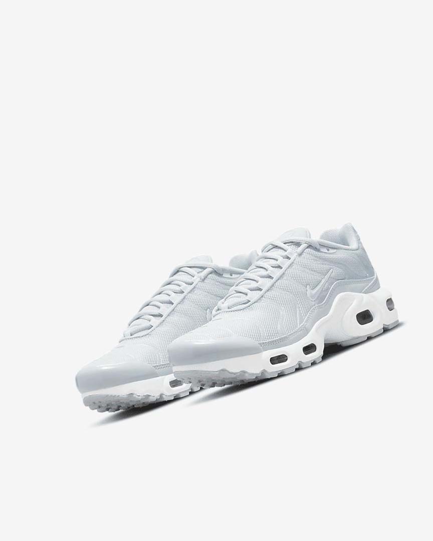 White Nike Air Max Plus Boys' Sneakers | CA_2913