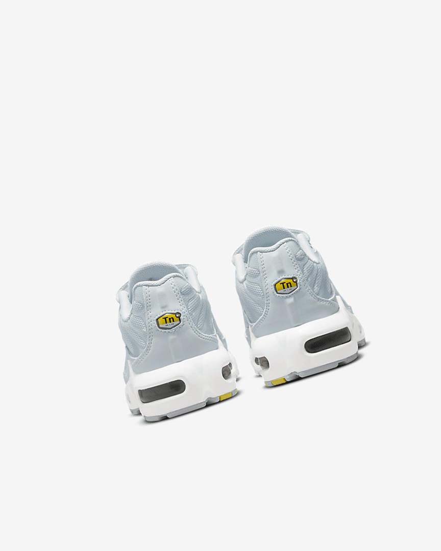 White Nike Air Max Plus Boys' Sneakers | CA_2913