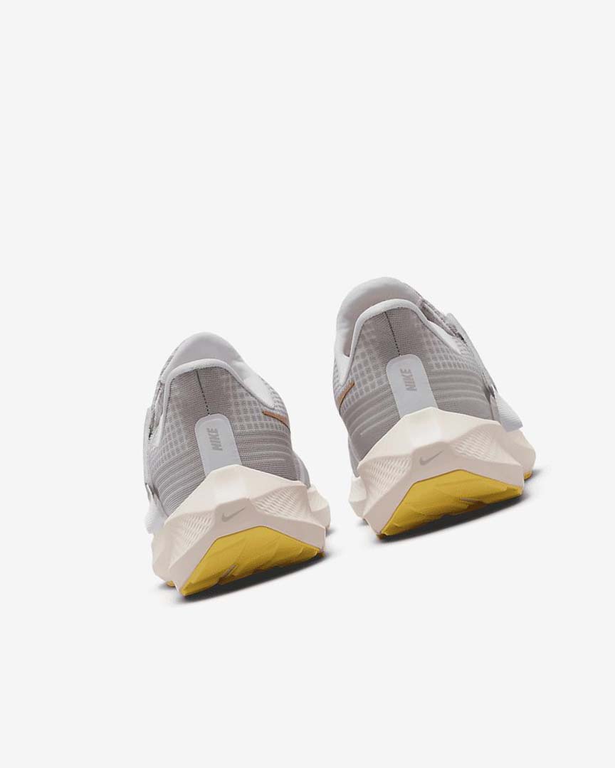 White Nike Air Zoom Pegasus 39 FlyEase Women's Running Shoes | CA_4966