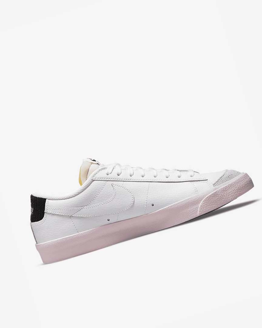 White Nike Blazer Low '77 Vintage Be True Men's Sneakers | CA_1117