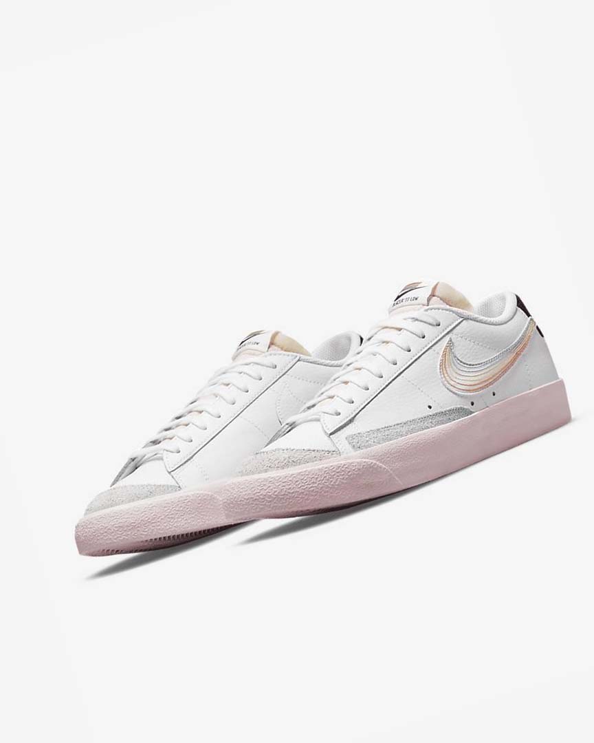 White Nike Blazer Low '77 Vintage Be True Men's Sneakers | CA_1117