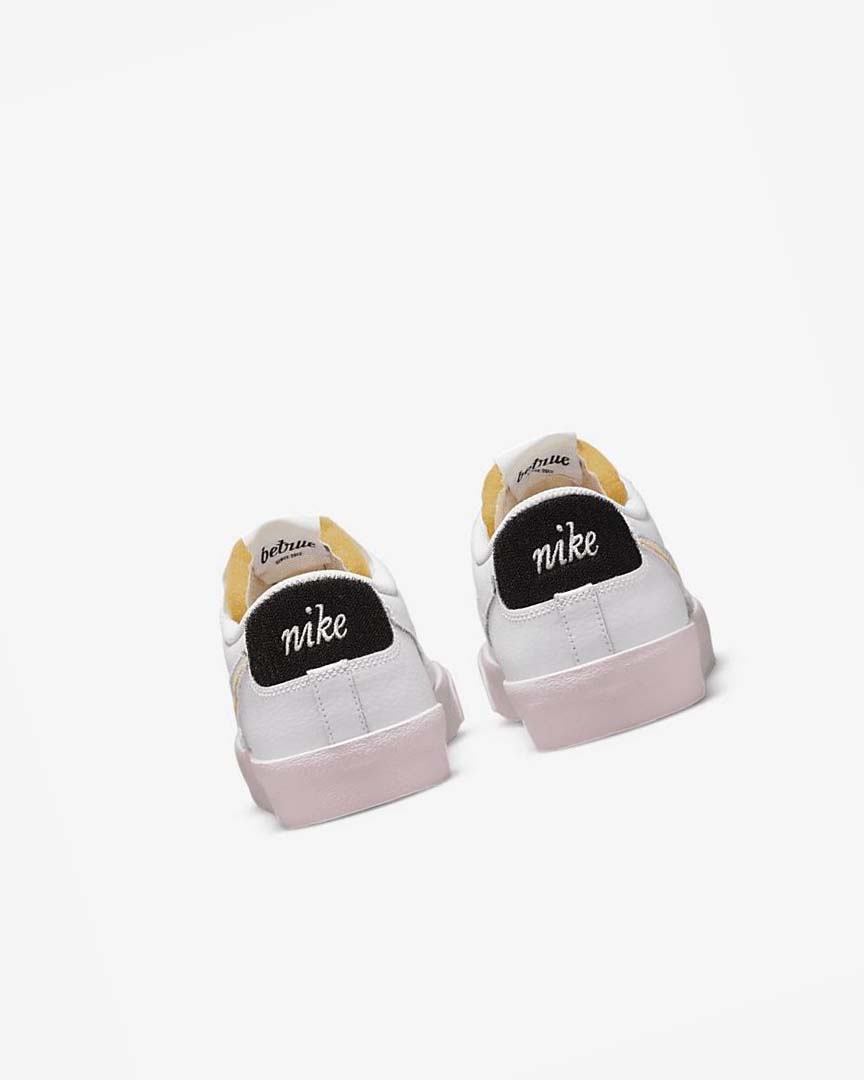 White Nike Blazer Low '77 Vintage Be True Men's Sneakers | CA_1117
